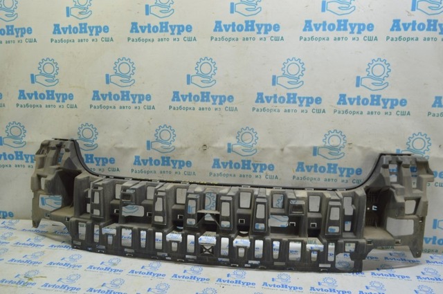 Кронштейн бампера заднього, центральний A1648850565 MERCEDES