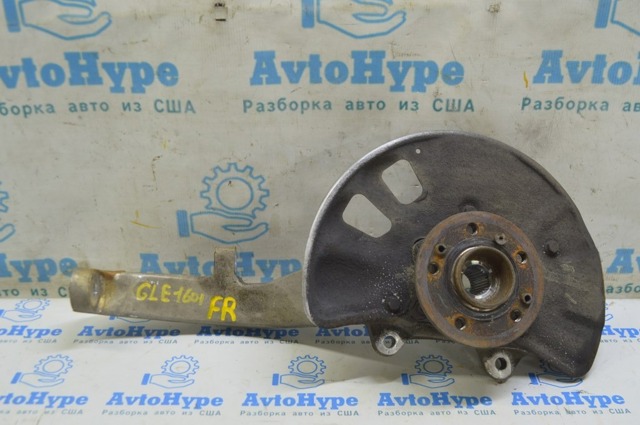 Цапфа поворотна права A1663301020 MERCEDES