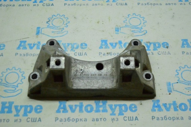 Кронштейн подушки КПП A2052420340 MERCEDES