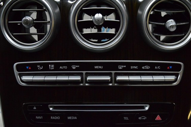 Решітка повітропровода A2058300301 MERCEDES