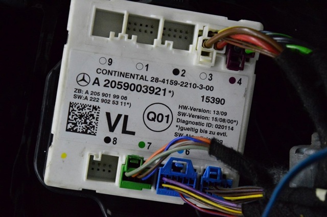 Блок комфорту передніх дверей A2059003921 MERCEDES
