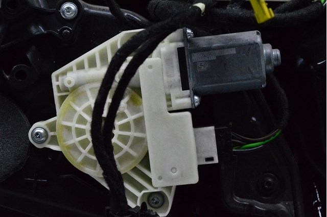 Мотор стеклоподъемника с картой в сборе перед лев mercedes glc x253 16- a2537206303 a2139069901 A2139069901