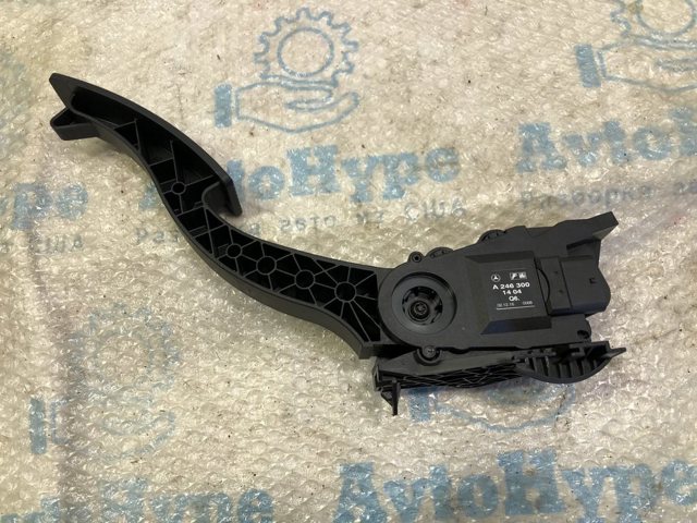 Педаль акселератора A2463001404 NISSAN