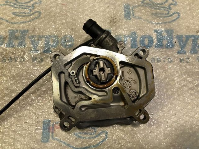 Насос вакуумний A2701800901 NISSAN