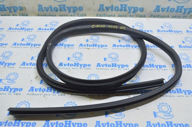 Ущільнювач двері задньої (на кузові) AM5Z5825324D FORD