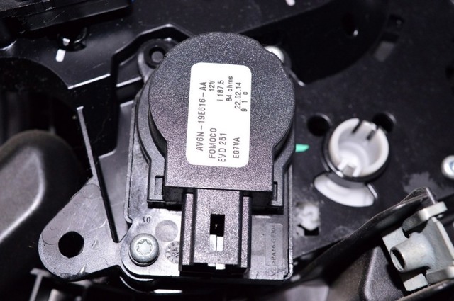Двигун заслінки печі AV6N19E616AA FORD