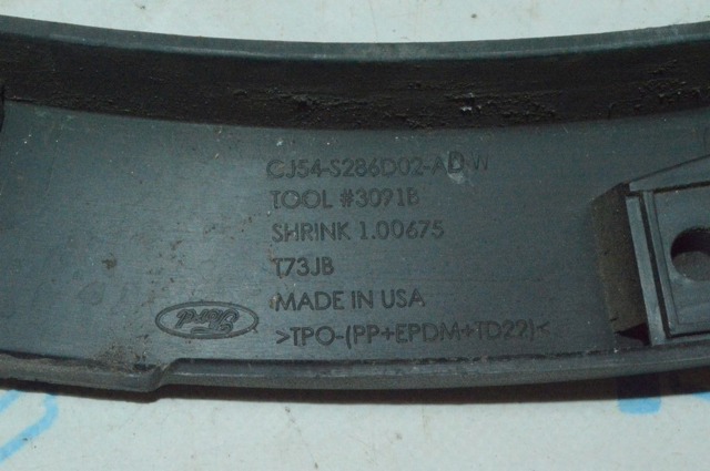 Розширювач задньої арки колеса, правий CJ5Z78290A60AA FORD