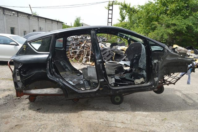 Крило заднє праве DM5Z5827840B FORD