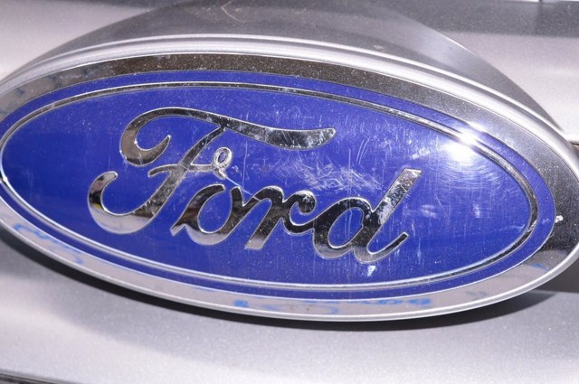 Емблема решітки радіатора FT4Z8213A FORD