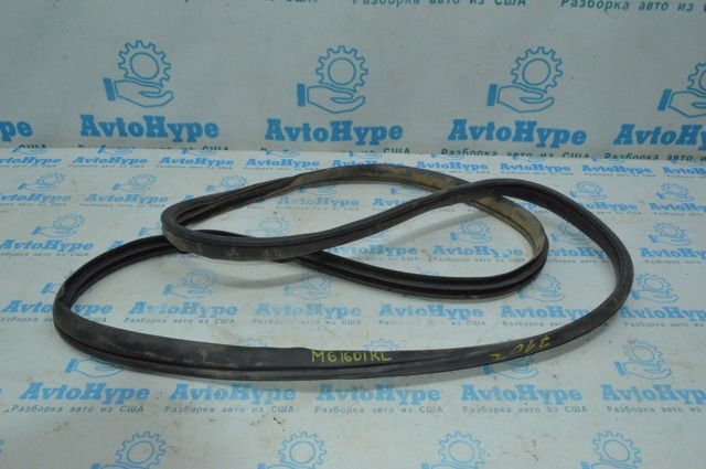 Ущільнювач дверей задніх, (на кузові) GHK168913 MAZDA