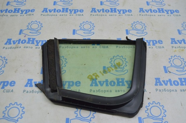 Скло-кватирка двері, задньої, правої GHK172661D MAZDA