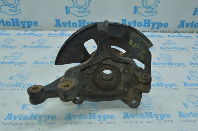 Цапфа поворотна права GHP933021A MAZDA