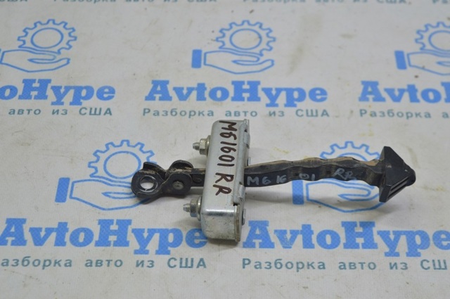 Обмежувач відкриття дверей, передній GHP958270 MAZDA