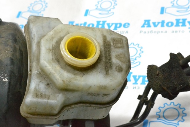 Бачок гальмівної рідини LR033628 LAND ROVER