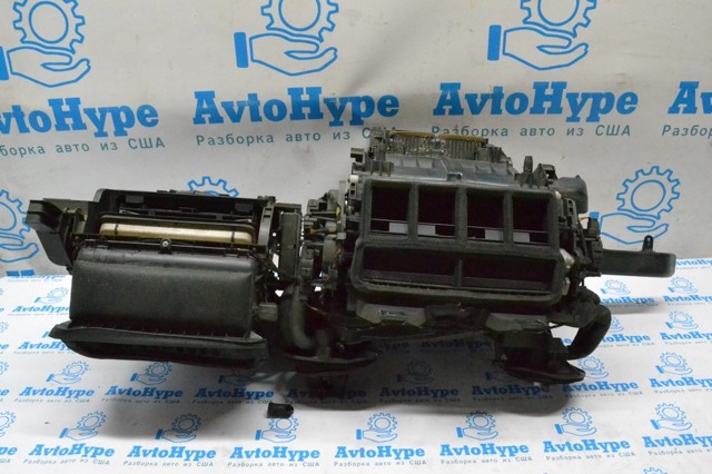Клапан TRV, кондиціонера LR036378 LAND ROVER