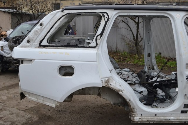 Крило заднє праве LR036412 LAND ROVER