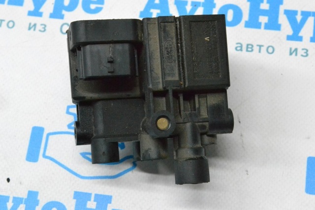 Блок клапанів регульованої підвіски, задній LR037082 LAND ROVER