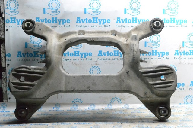 Підрамник задній LR037517 LAND ROVER