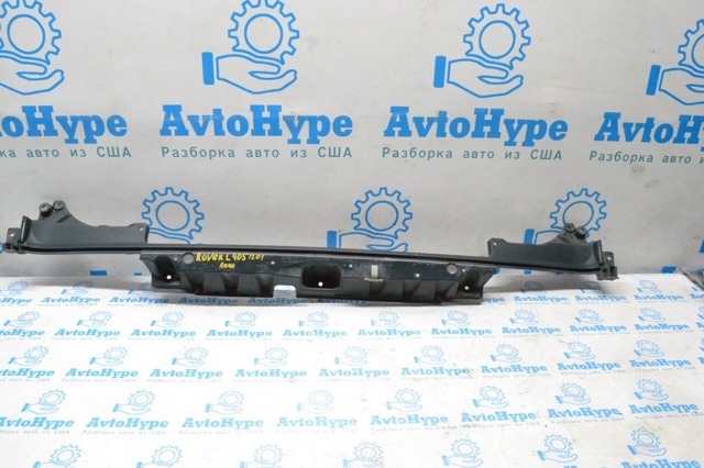 Кронштейн бампера заднього, центральний LR037923 LAND ROVER