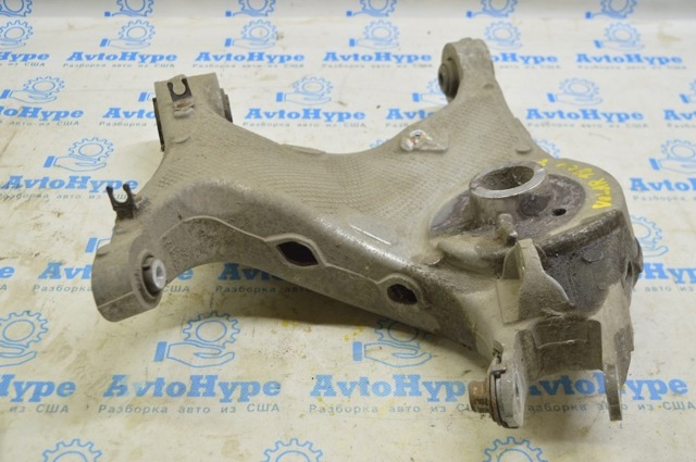 Балансир задній нижній, лівий LR090536 LAND ROVER