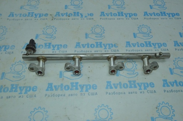 Паливна рампа PY0113150A MAZDA