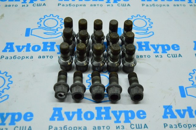 Колісний болт WHT002437 VAG