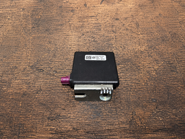Антена GPS 3G9035534 VAG