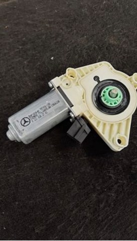 Привід ліфта передній A2218202742 MERCEDES
