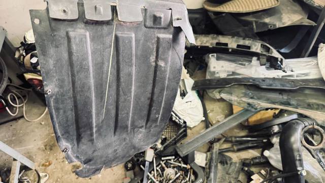 Подкрильнікі переднього крила, правий 5116278AD CHRYSLER