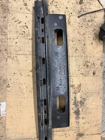 Наповнювач бампера заднього 68081285AA CHRYSLER