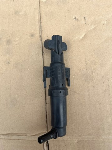 Сопло омивача фари передньої, правої 61677149886 BMW