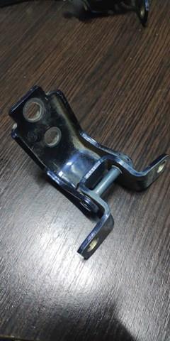 Петля задніх дверей, правих KD5372240A MAZDA