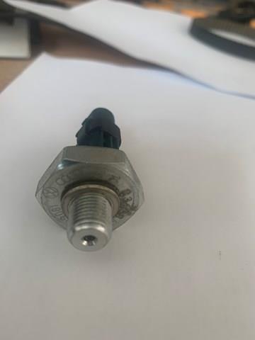 Датчик показника тиску масла 06L919081 VAG