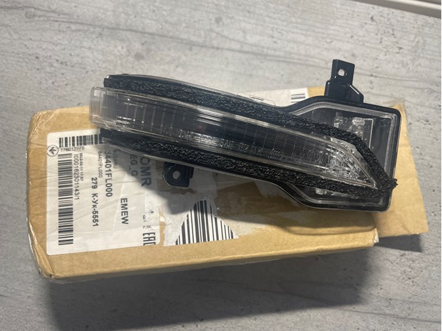 Покажчик повороту дзеркала, правий 84401FL000 SUBARU