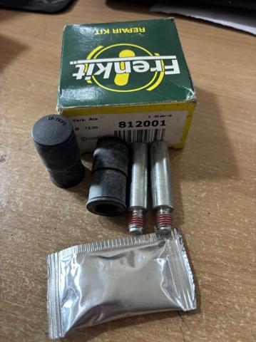 Ремкомплект суппорта гальмівного, переднього Дачія Дастер