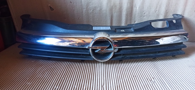 Решітка 13108463 OPEL