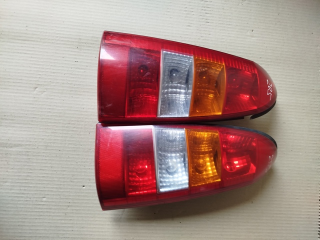 Задній правий стоп 6223019 OPEL