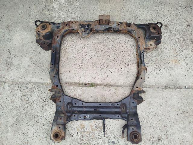 Передня балка 624002B500 HYUNDAI