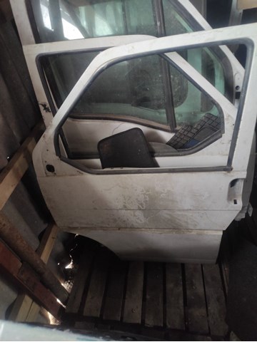 Двері кабіни 7D0831055C VAG