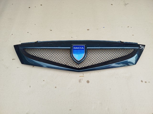 Решітка радіатора Dacia Solenza