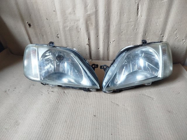 Фара ліва передня 8200211005 RENAULT