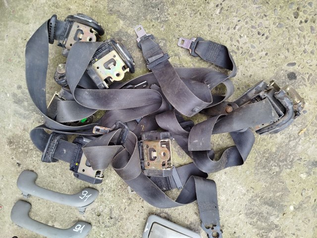 Ремінь безпеки передній правий 8200300778 RENAULT
