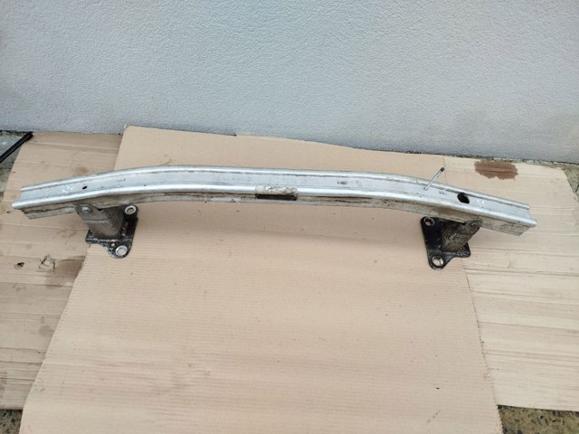 Підсилювач бампера переднього 8200380507 RENAULT
