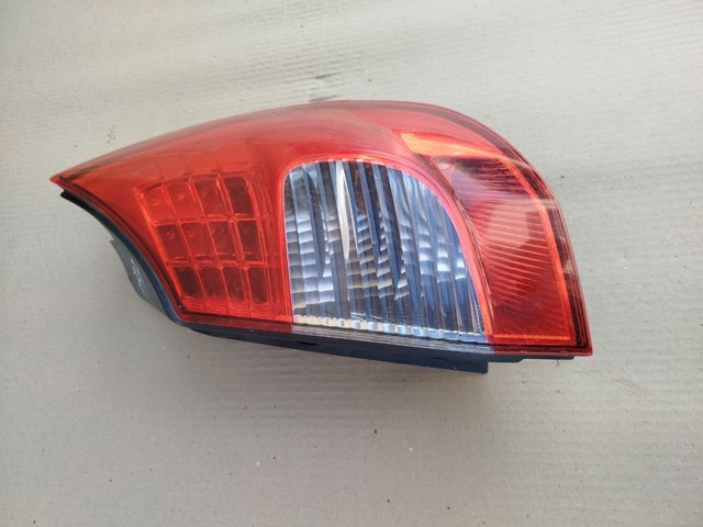 Задній правий стоп 8200474327 RENAULT