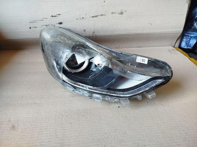 Фара правая 92102K7100 HYUNDAI