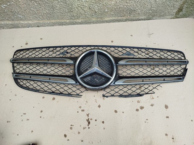 Решітка A0008880160 MERCEDES