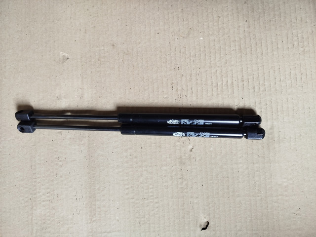 Упор капота GS0897 MAGNETI MARELLI