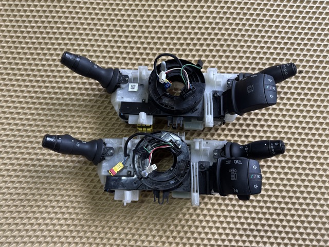 Перемикач підрульовий, в зборі Renault Master 3