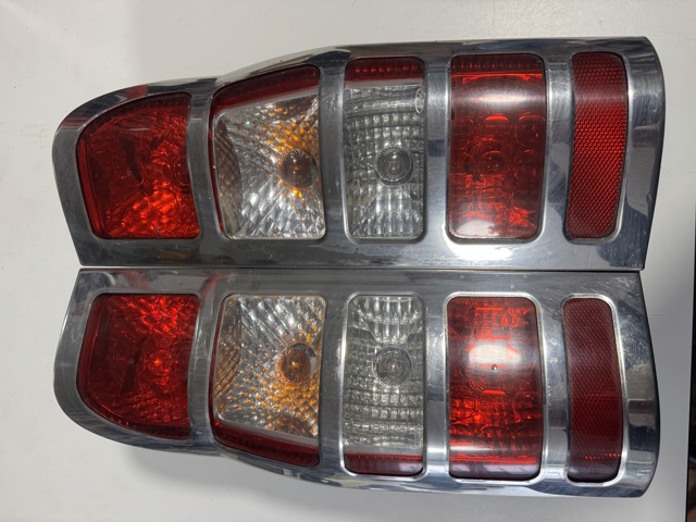 Ліхтар задній правий 6C1113404AC FORD