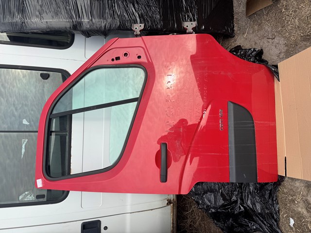 Пасажирські передні двері Opel Movano B